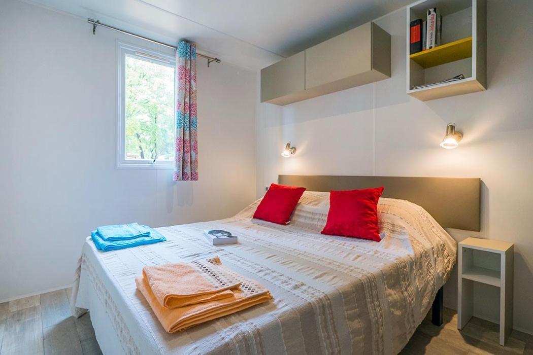 Camping Chateau De Galaure Chateauneuf-de-Galaure Ngoại thất bức ảnh